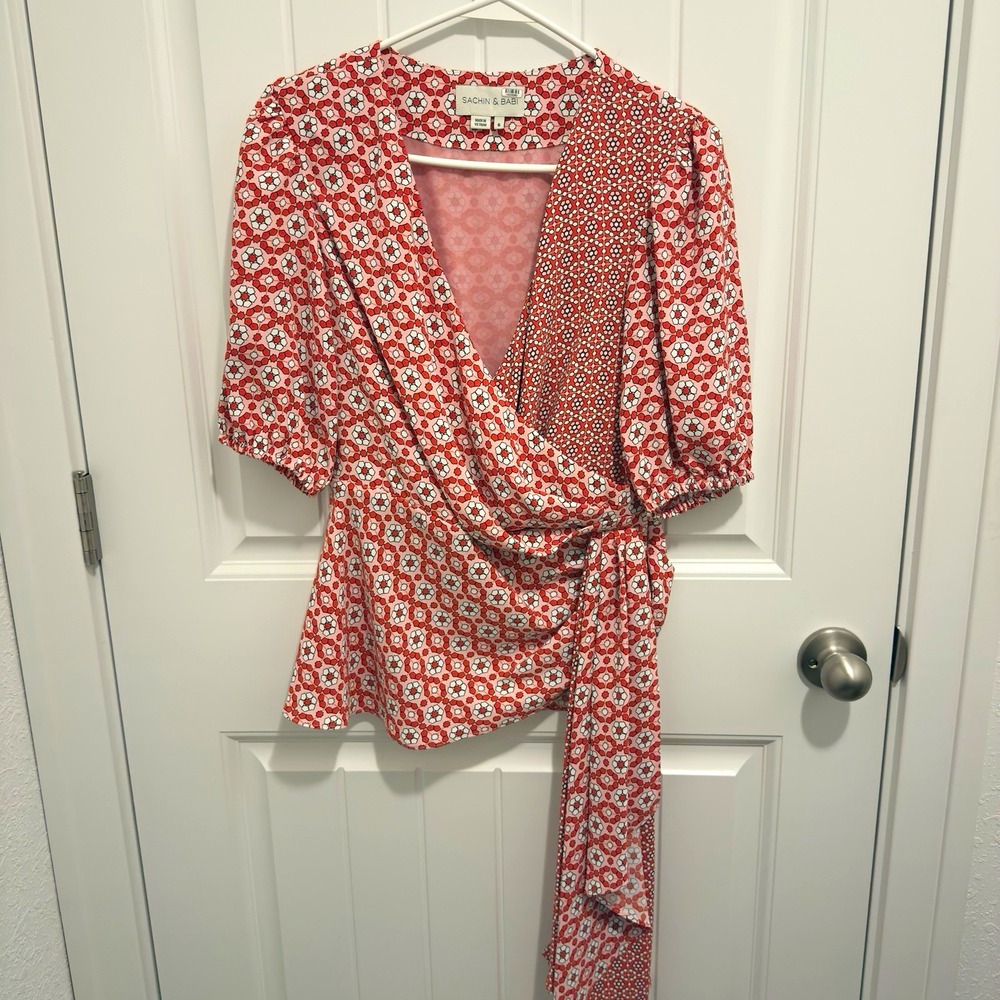 Sachin & Babi Women Geometric Tie Wrap V-Neck Blouse Pink/Red White Sz 6